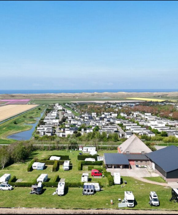 Luchtfoto van mini camping Hoeve Voorwaarts
